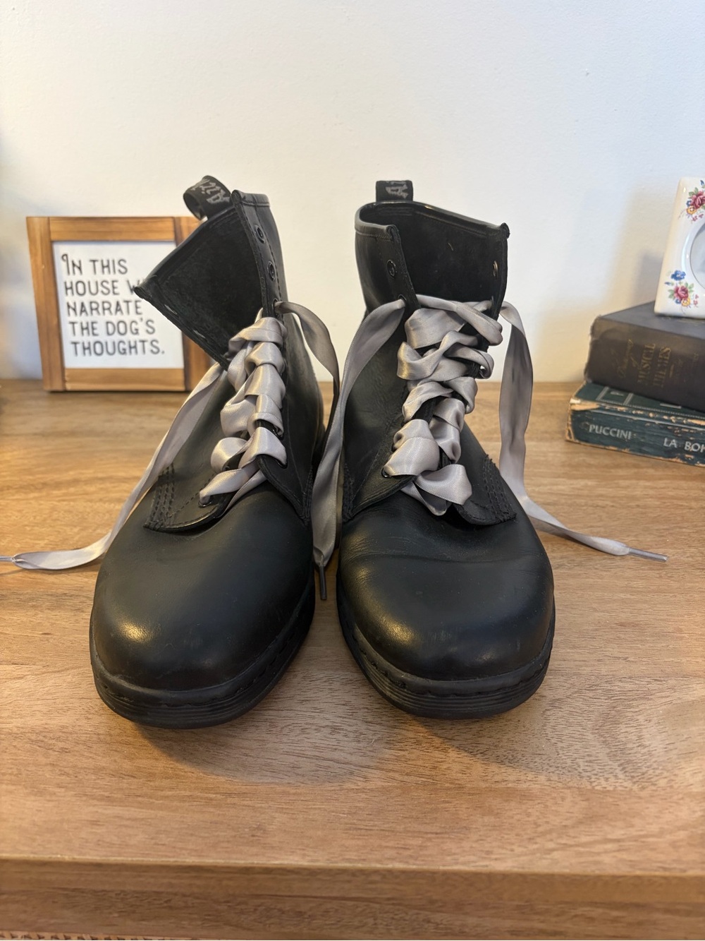 Dr. Martens Newton Lite Black Leather 8-Eye Boots SoftWair Insoles Size 10